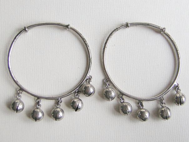 Pair of baby bangles with five bells – (8793)